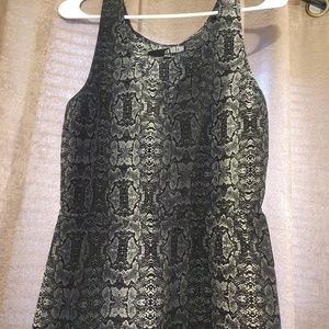 Volcom 🐍 snake skin peplum tank